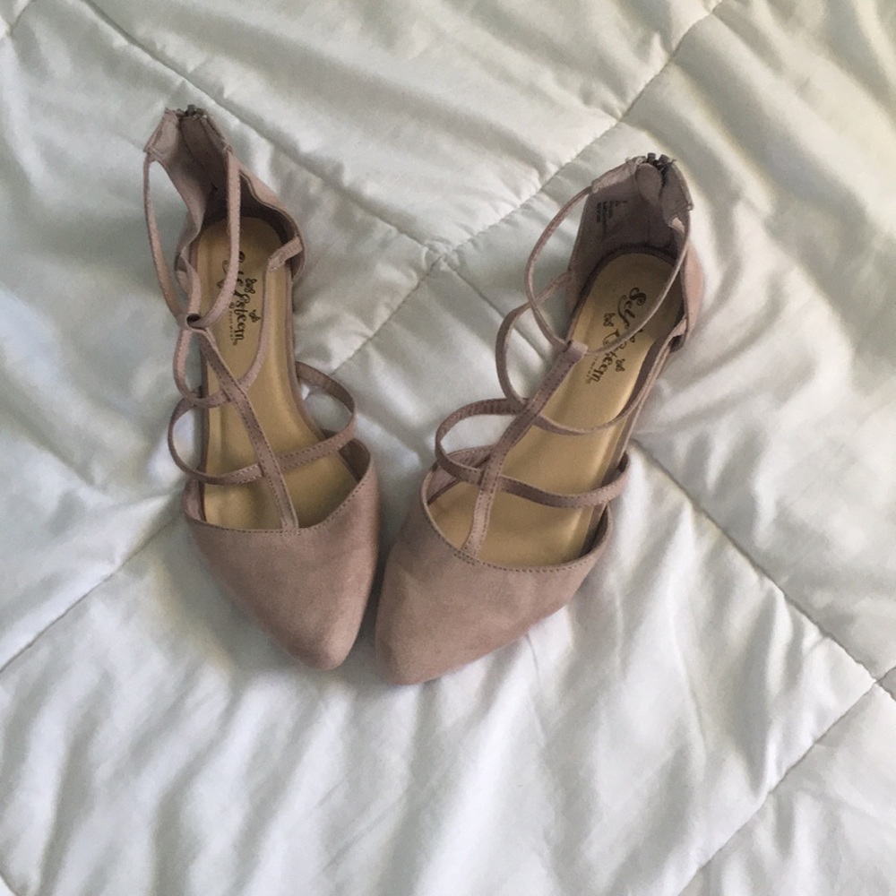 Self esteem footwear flats